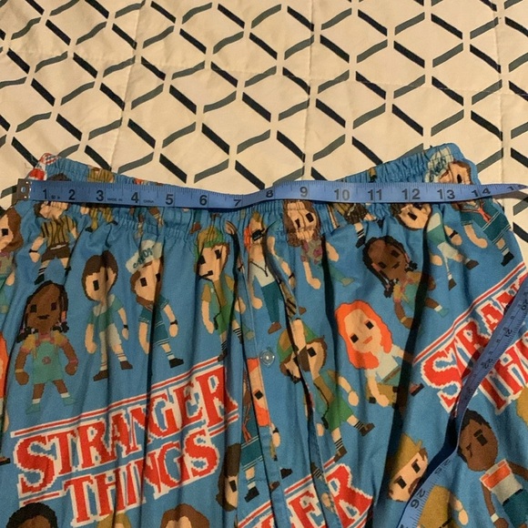Stranger Things Medium pajama shorts, elastic waist, drawstring with pockets - Picture 7 of 9